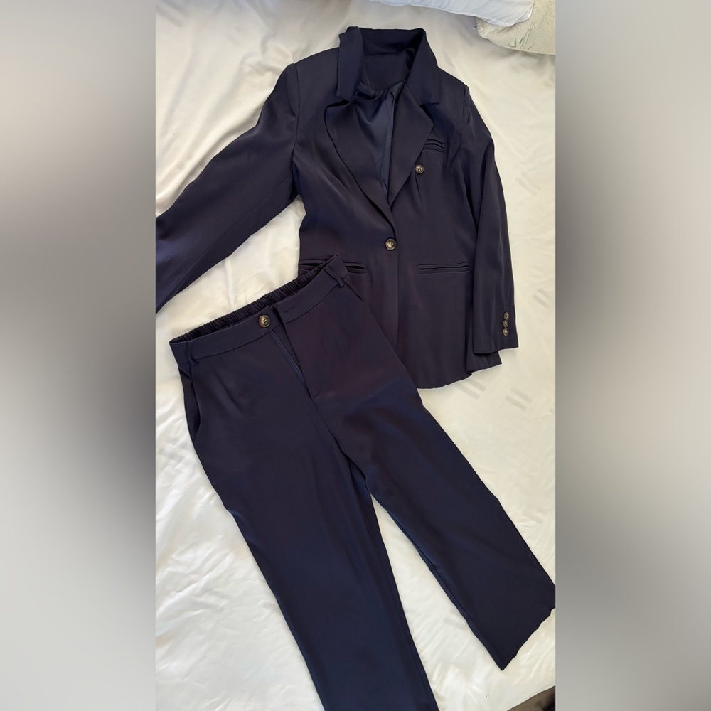 Elegant Women’s Navy Suit Set